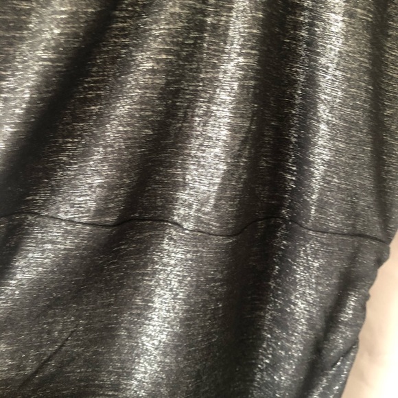 Express Ruched-sides black dress - Picture 2 of 5